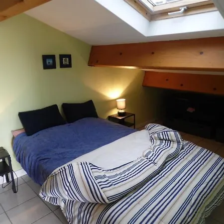 House Agreable Maisonette Dans Avec Piscine Casa de Férias