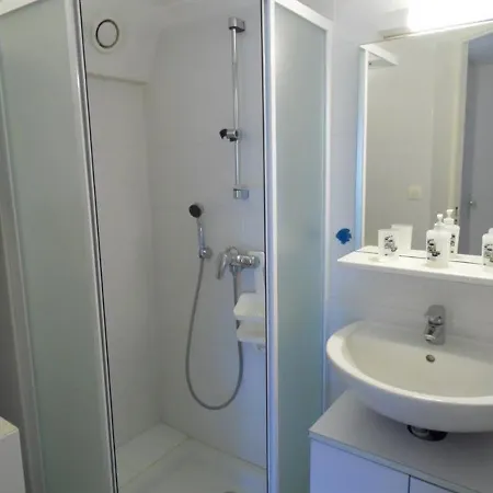 House Agreable Maisonette Dans Avec Piscine Casa de Férias *